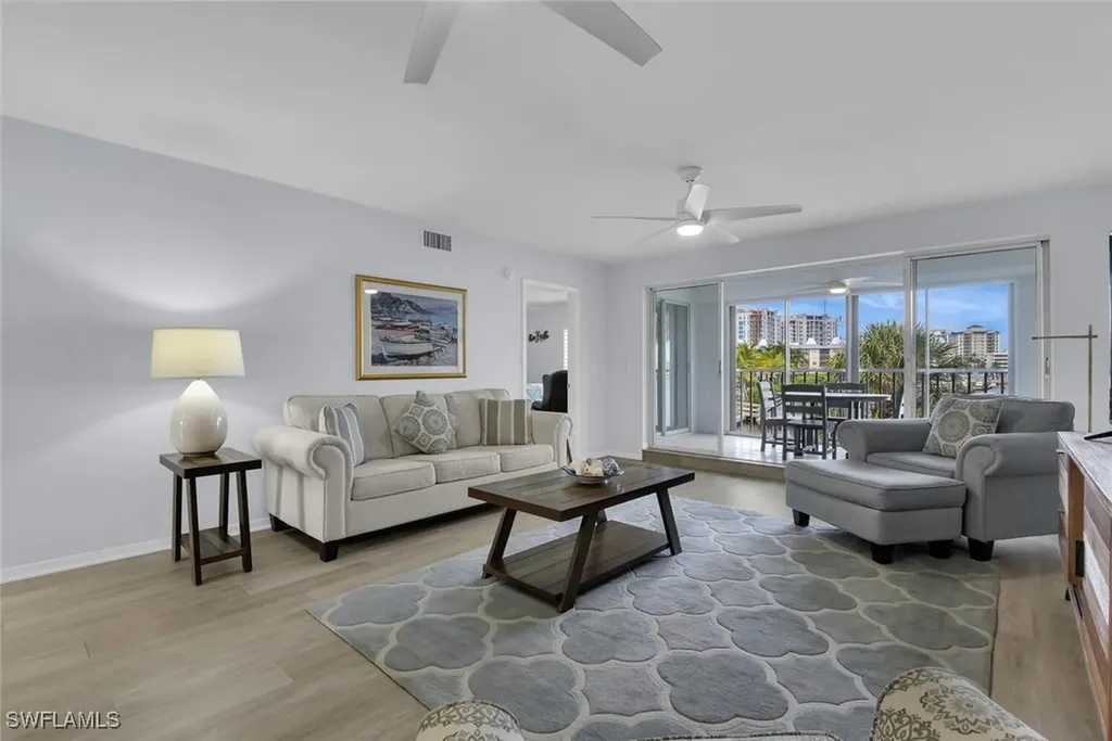 9101 Vanderbilt Drive Naples FL 34108