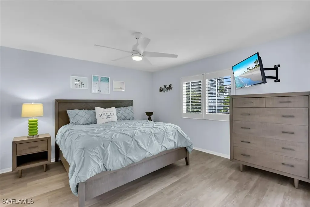 9101 Vanderbilt Drive Naples FL 34108