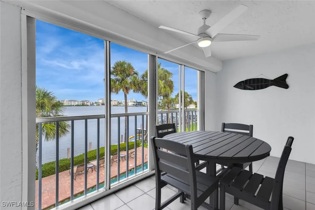 9101 Vanderbilt Drive Naples FL 34108
