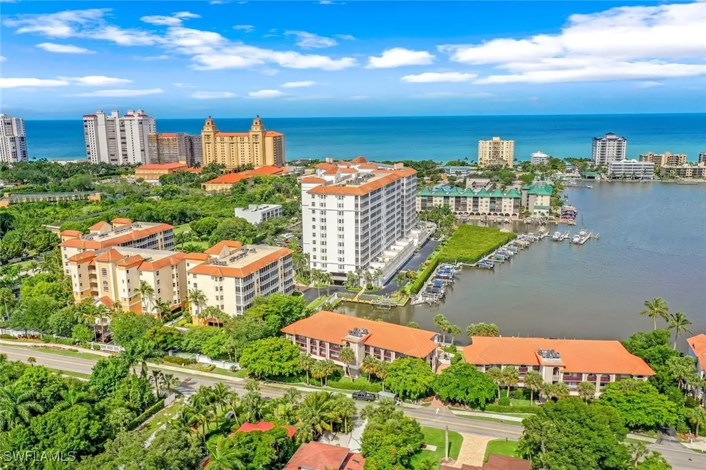 9101 Vanderbilt Drive Naples FL 34108