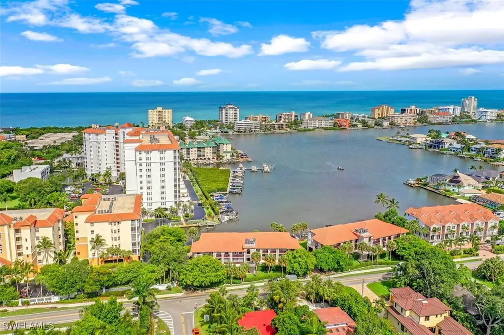 9101 Vanderbilt Drive Naples FL 34108