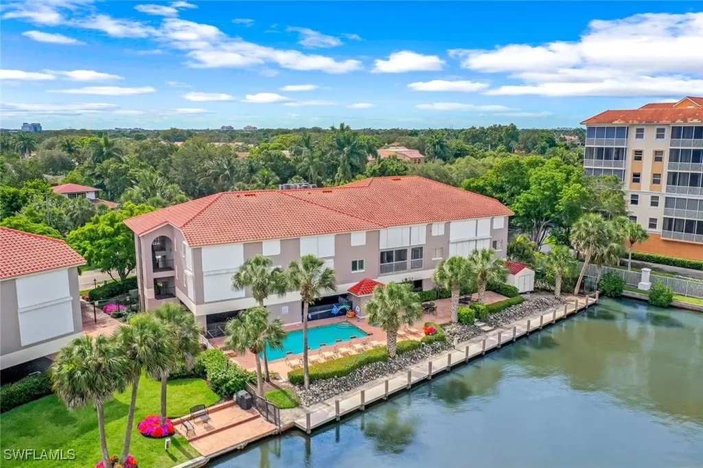 9101 Vanderbilt Drive Naples FL 34108