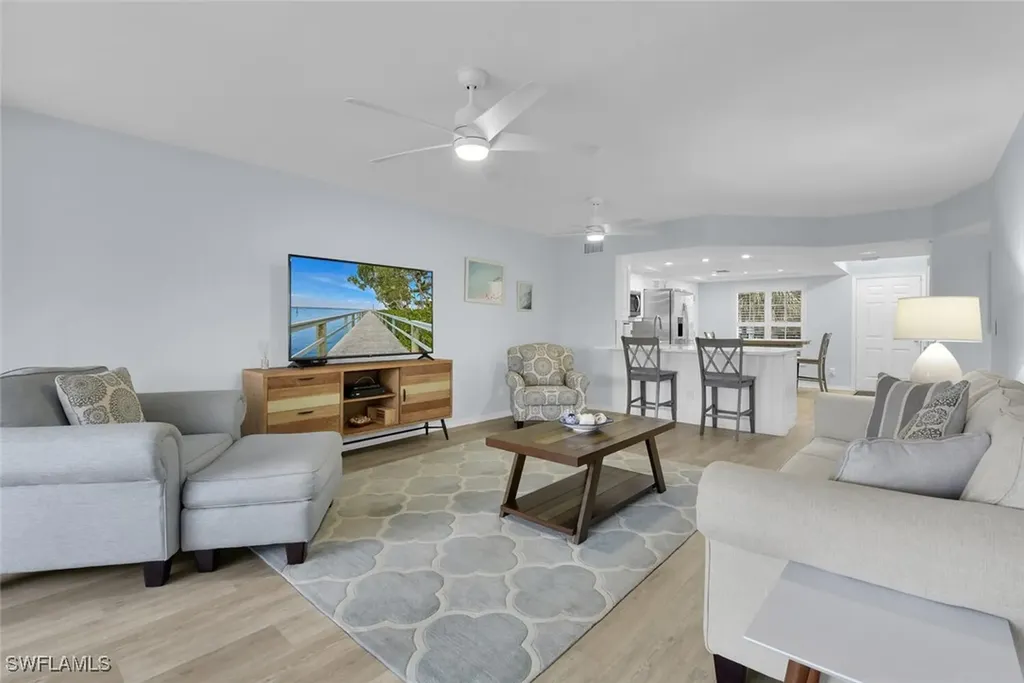 9101 Vanderbilt Drive Naples FL 34108