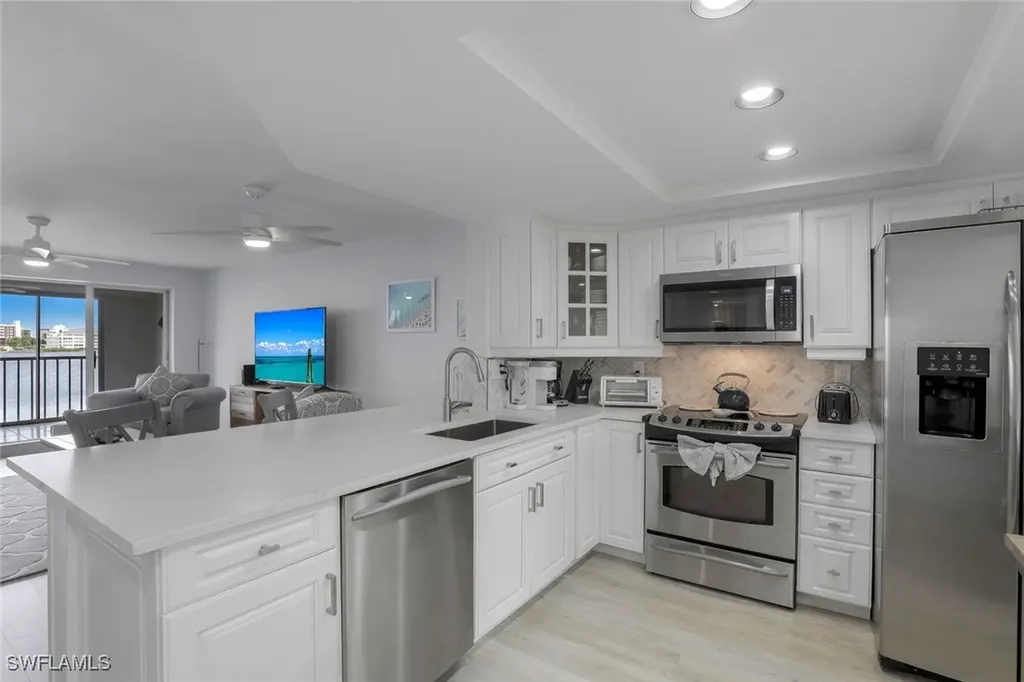 9101 Vanderbilt Drive Naples FL 34108