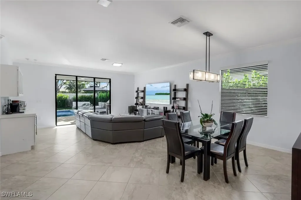 9445 Glenforest Drive Naples FL 34120