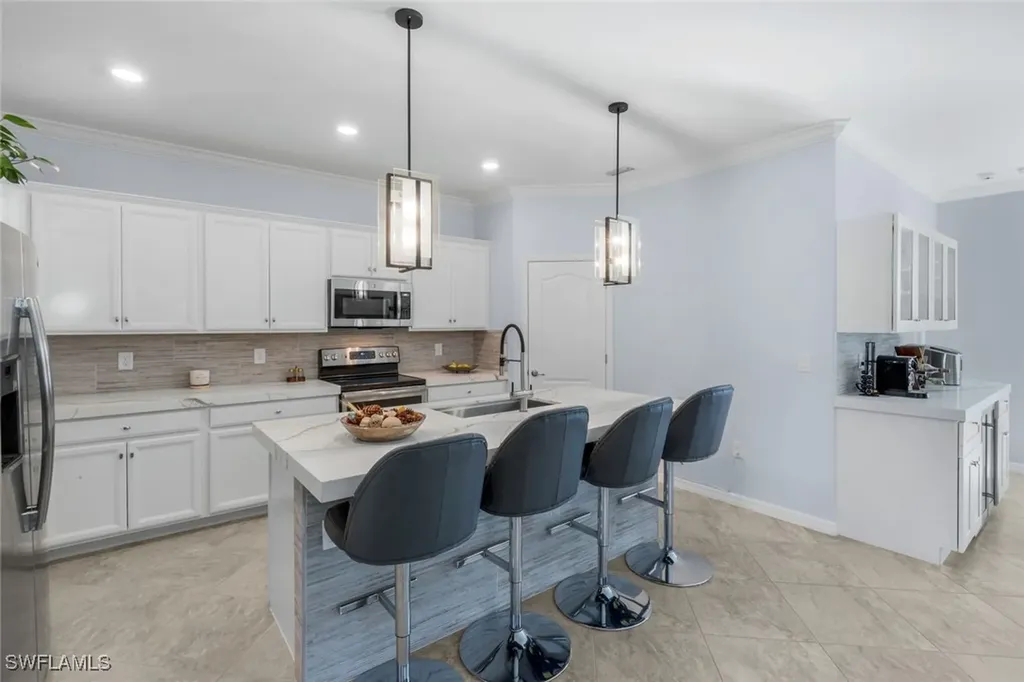 9445 Glenforest Drive Naples FL 34120