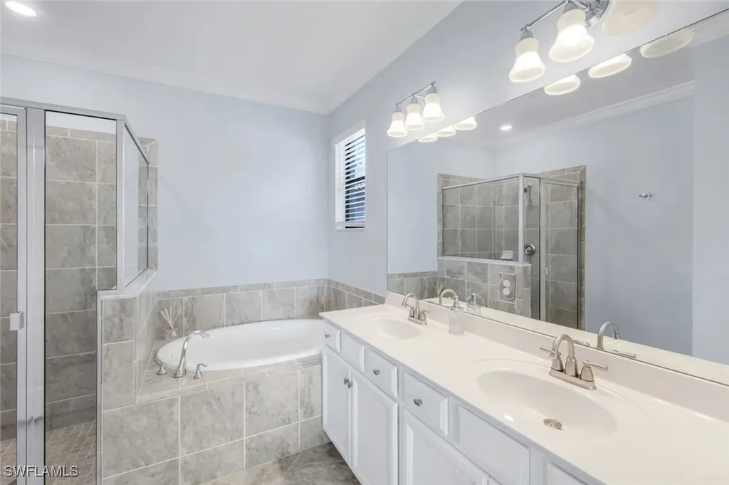 9445 Glenforest Drive Naples FL 34120