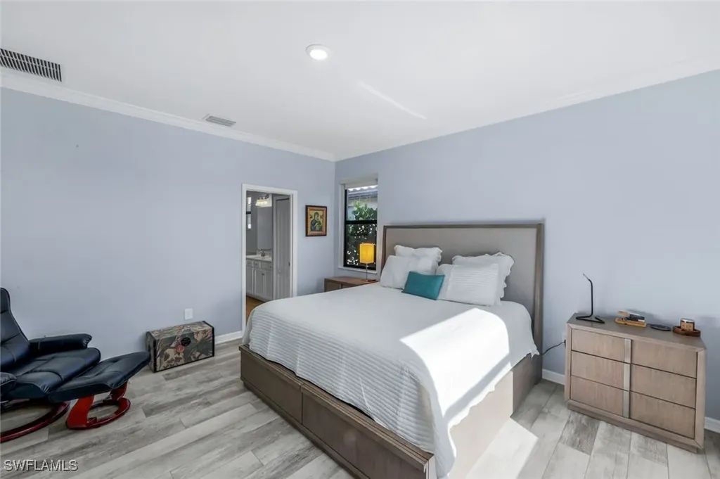 9445 Glenforest Drive Naples FL 34120