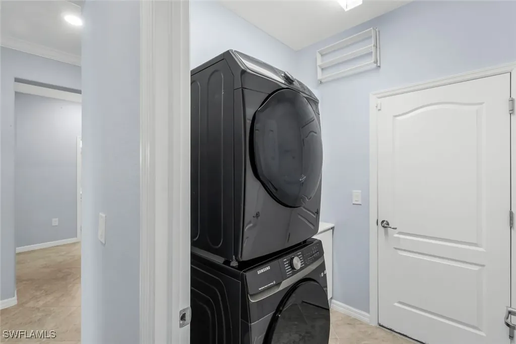 9445 Glenforest Drive Naples FL 34120
