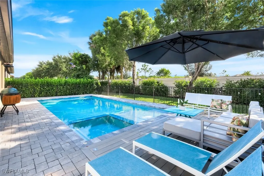 9445 Glenforest Drive Naples FL 34120