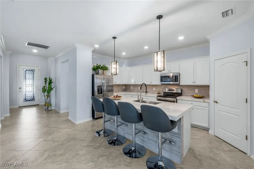 9445 Glenforest Drive Naples FL 34120