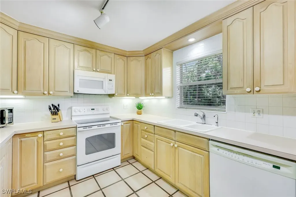 131 Cajeput Drive Naples FL 34108