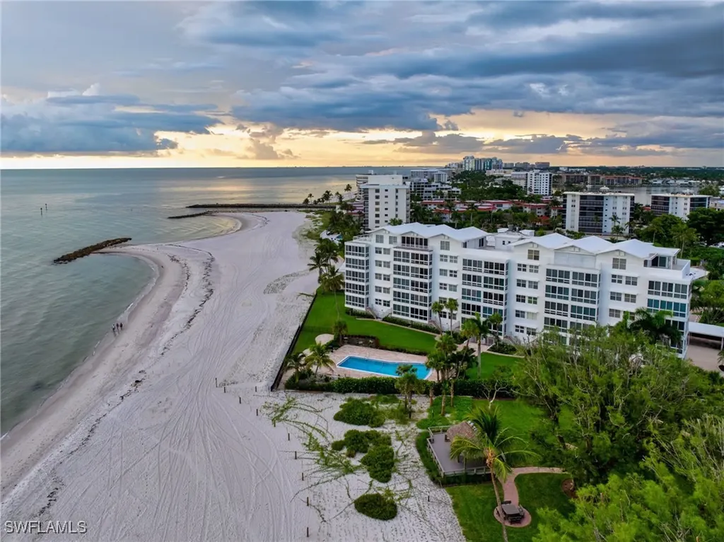 2121 Gulf Shore Boulevard N Naples FL 34102