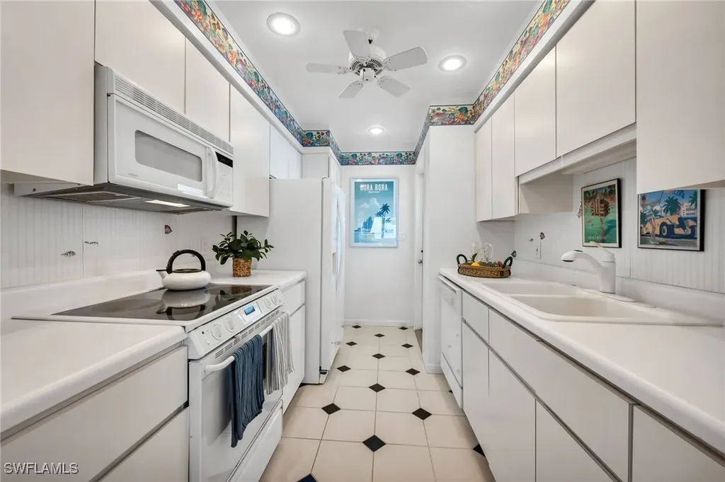 2121 Gulf Shore Boulevard N Naples FL 34102