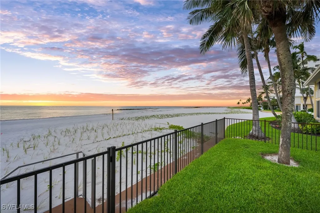 2121 Gulf Shore Boulevard N Naples FL 34102
