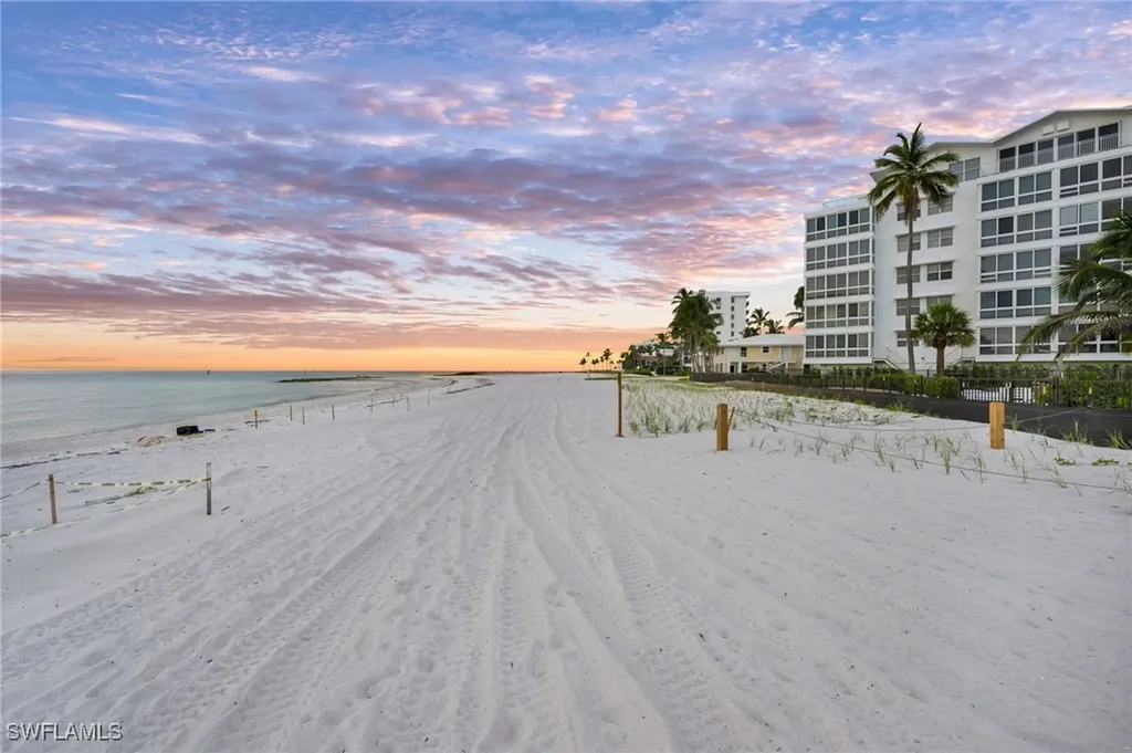 2121 Gulf Shore Boulevard N Naples FL 34102