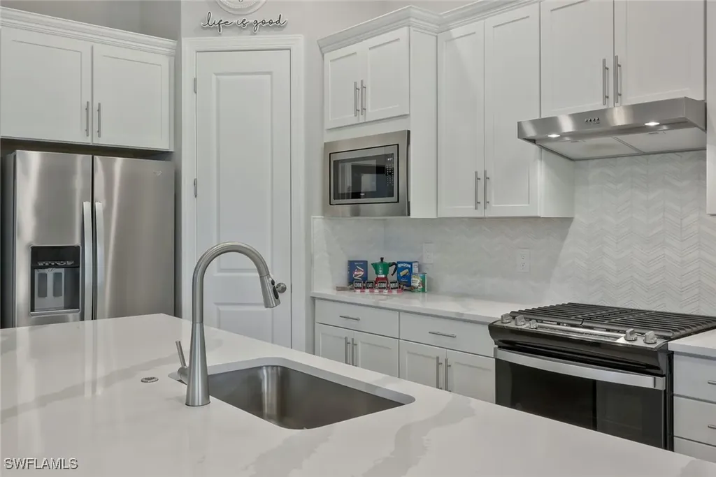 9640 Everglades Drive Naples FL 34120