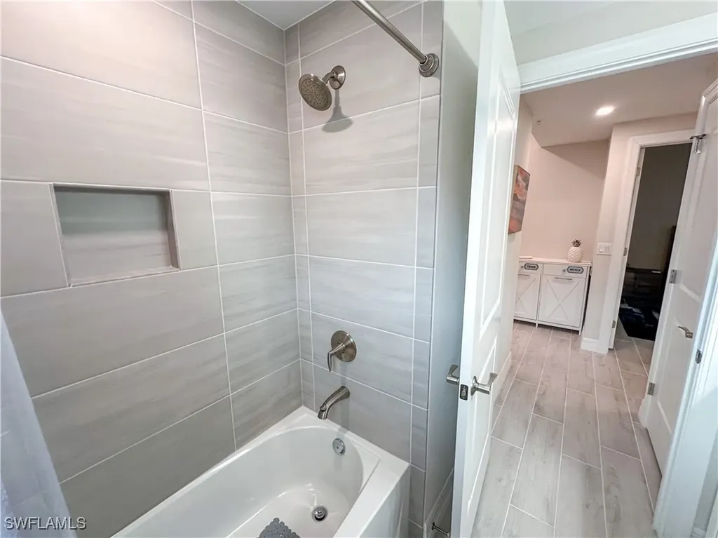 220 Indies Drive E Naples FL 34114
