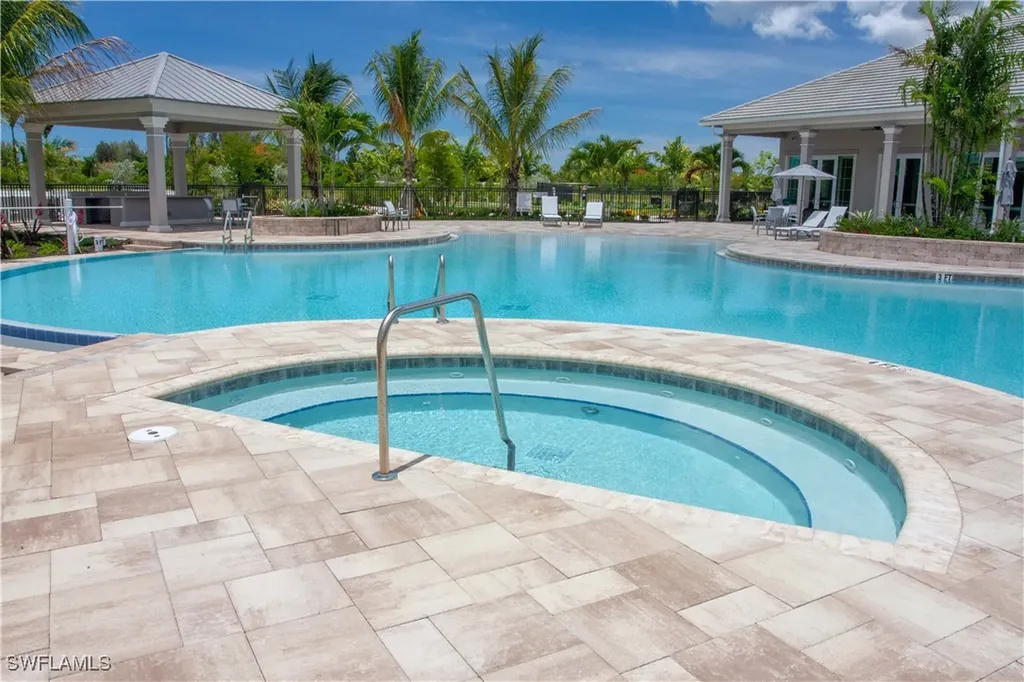 220 Indies Drive E Naples FL 34114
