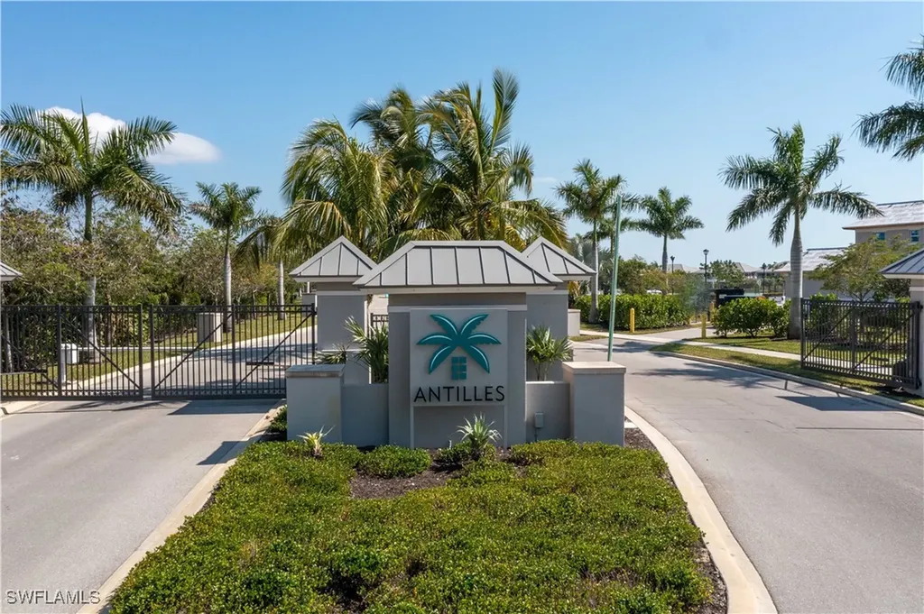 220 Indies Drive E Naples FL 34114