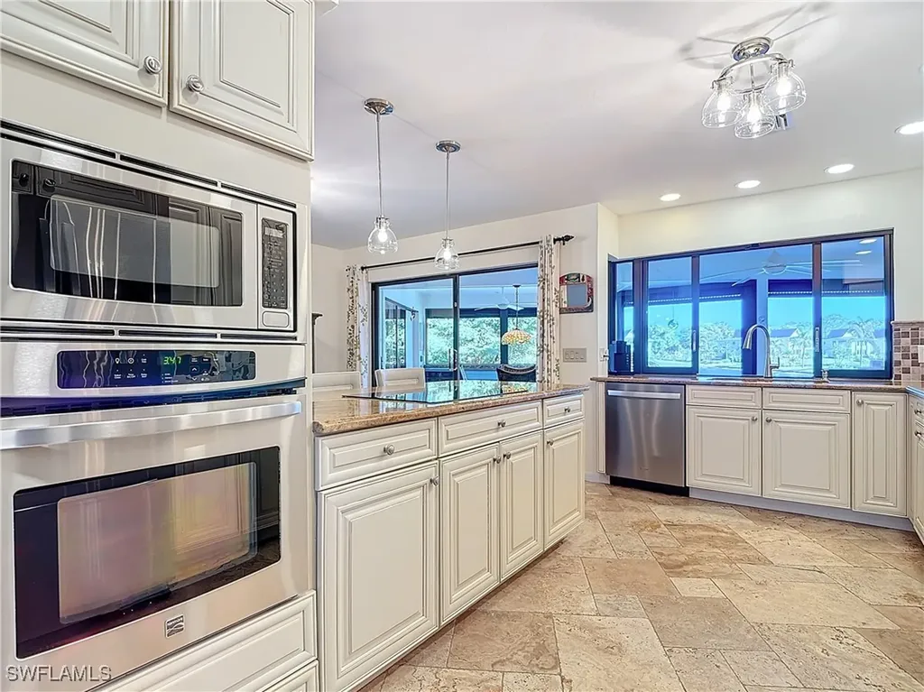 1659 Sandpiper Street Naples FL 34102