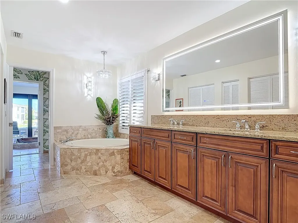 1659 Sandpiper Street Naples FL 34102