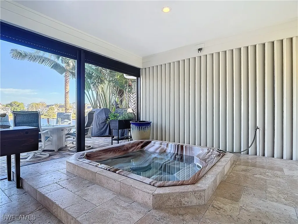 1659 Sandpiper Street Naples FL 34102