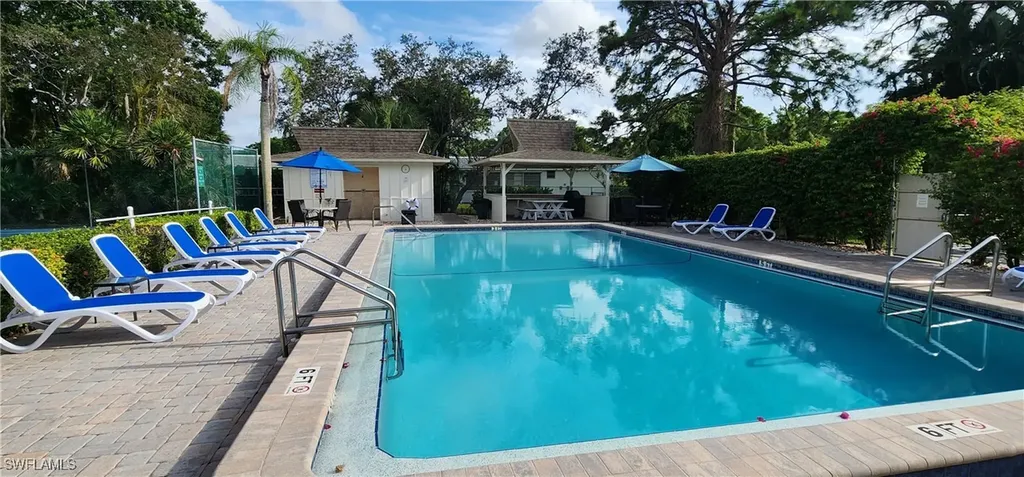 1659 Sandpiper Street Naples FL 34102
