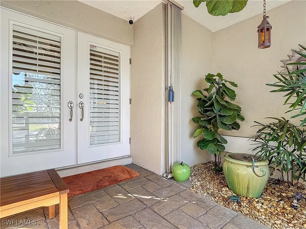 1659 Sandpiper Street Naples FL 34102