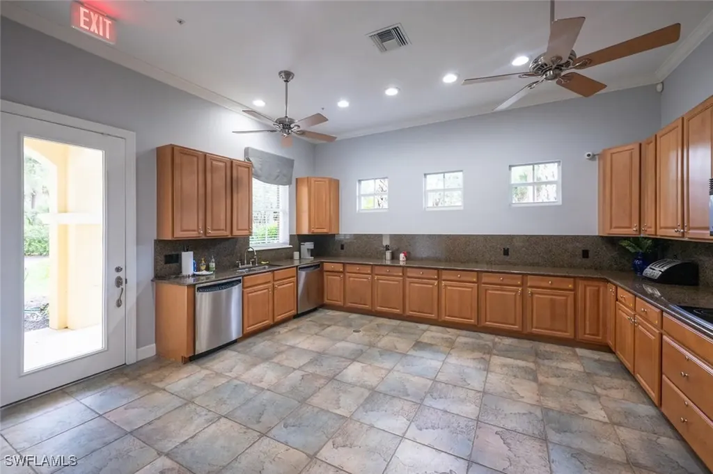 1886 Tarpon Bay Drive S Naples FL 34119