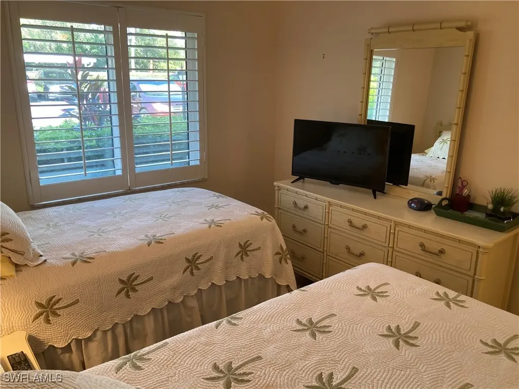 7340 Glenmoor Lane Naples FL 34104