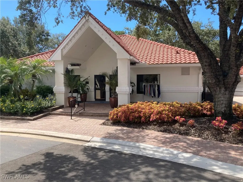 7340 Glenmoor Lane Naples FL 34104