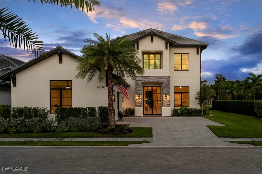 6704 Newport Road Naples FL 34109