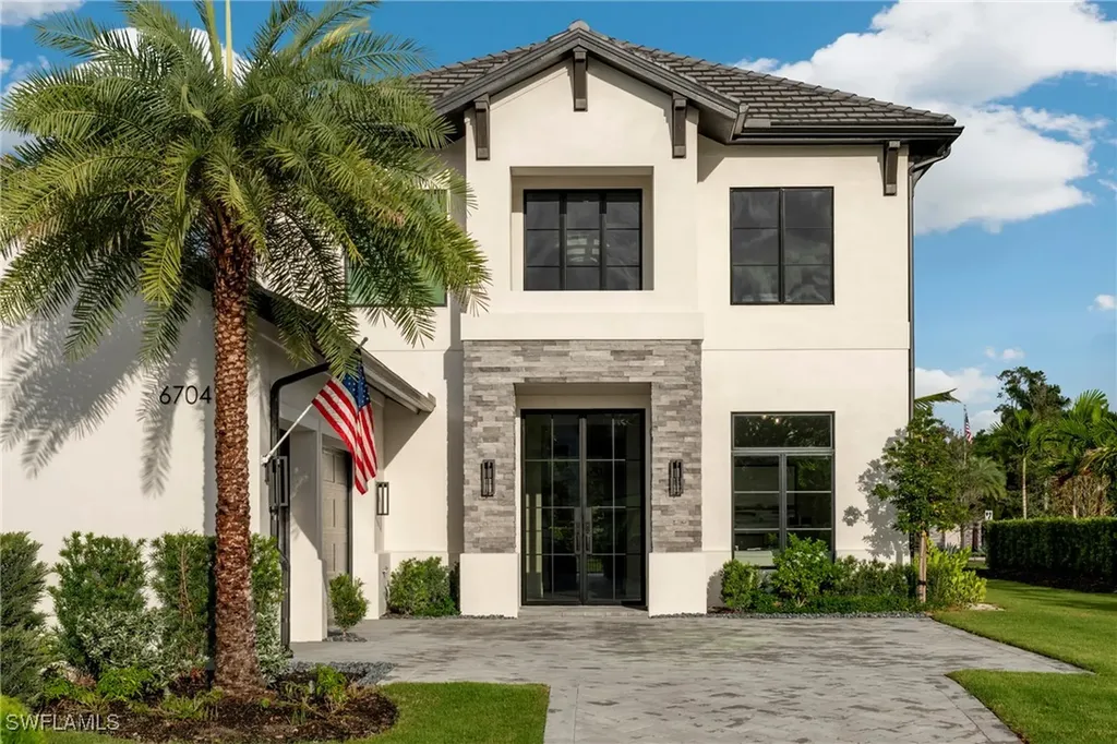 6704 Newport Road Naples FL 34109