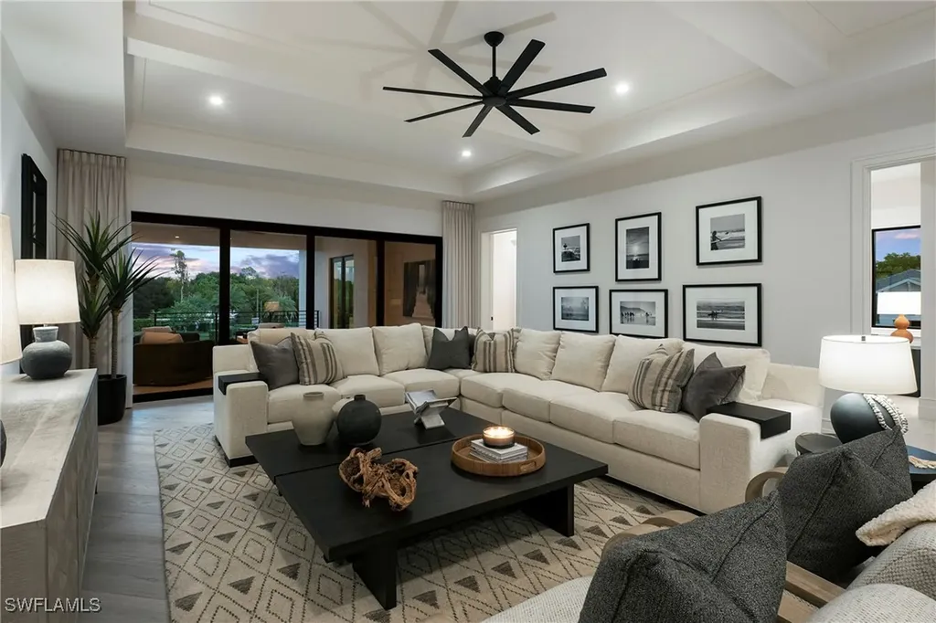 6704 Newport Road Naples FL 34109