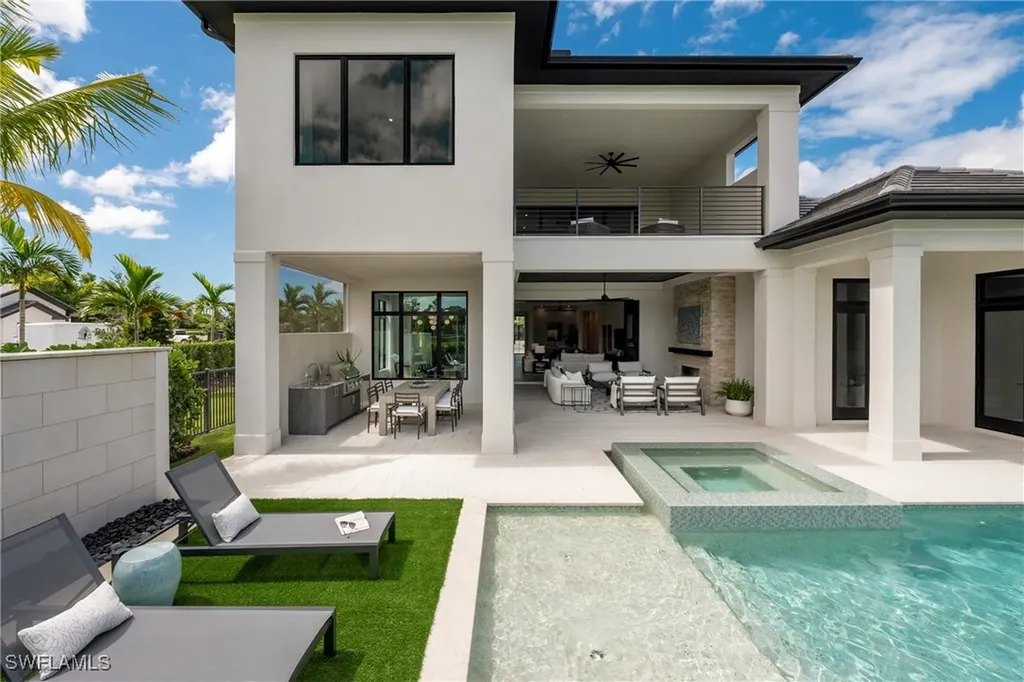 6704 Newport Road Naples FL 34109