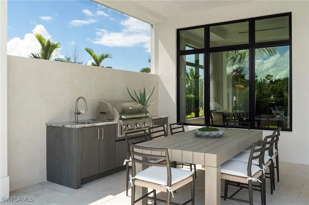 6704 Newport Road Naples FL 34109