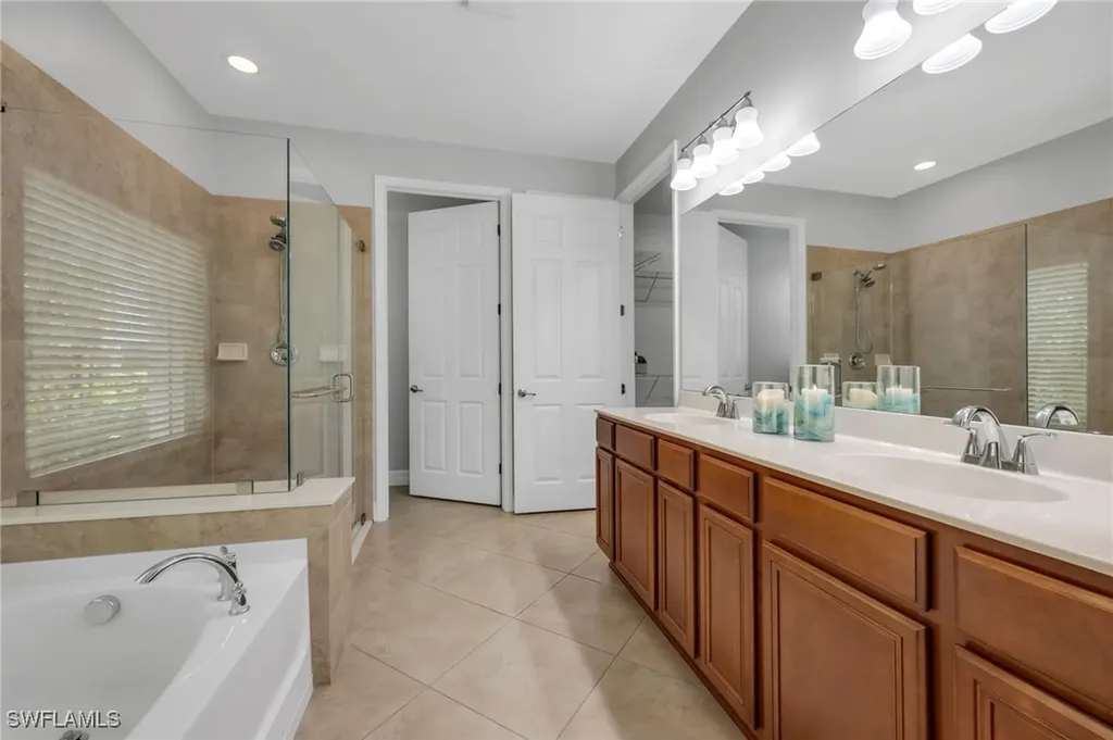 8637 Julia Lane Naples FL 34114