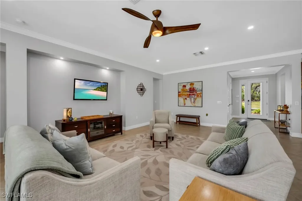 8637 Julia Lane Naples FL 34114