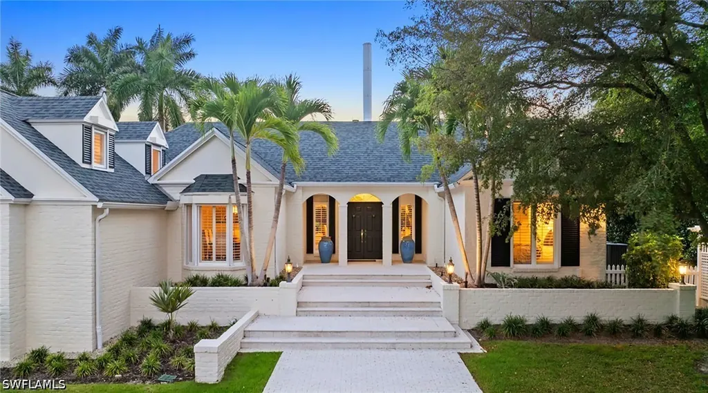 2700 Treasure Lane Naples FL 34102