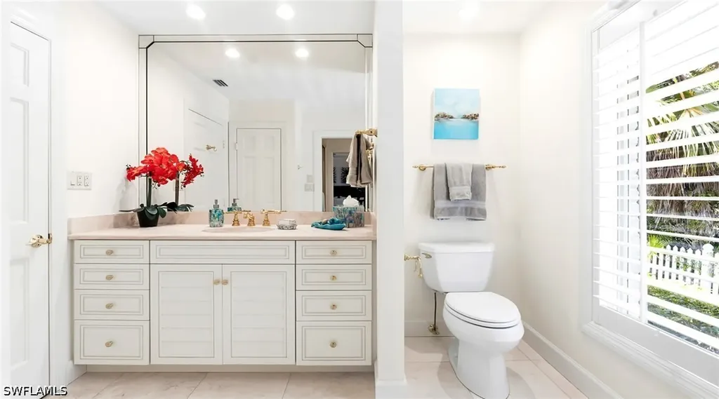 2700 Treasure Lane Naples FL 34102