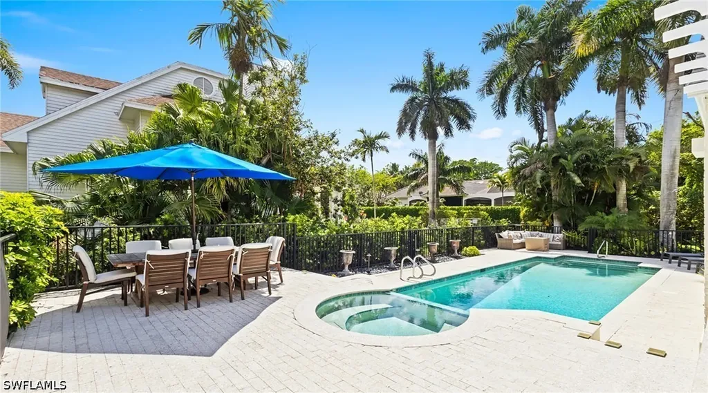 2700 Treasure Lane Naples FL 34102