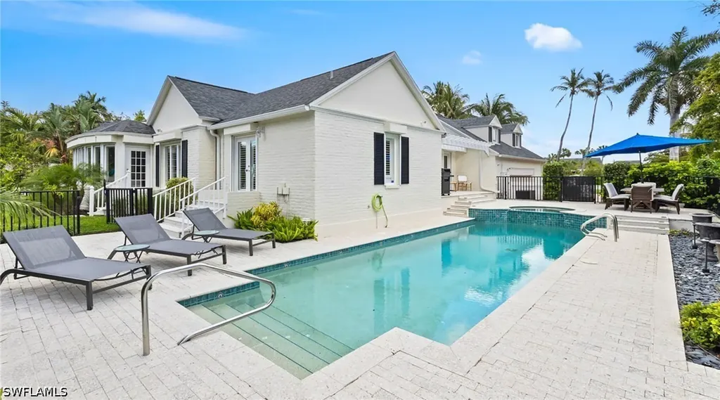 2700 Treasure Lane Naples FL 34102