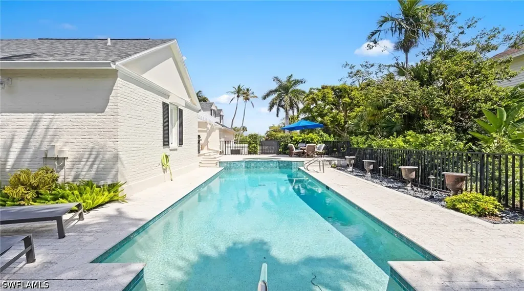 2700 Treasure Lane Naples FL 34102