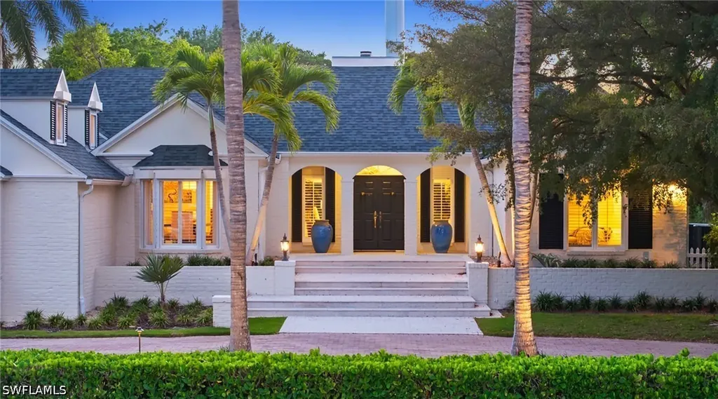 2700 Treasure Lane Naples FL 34102