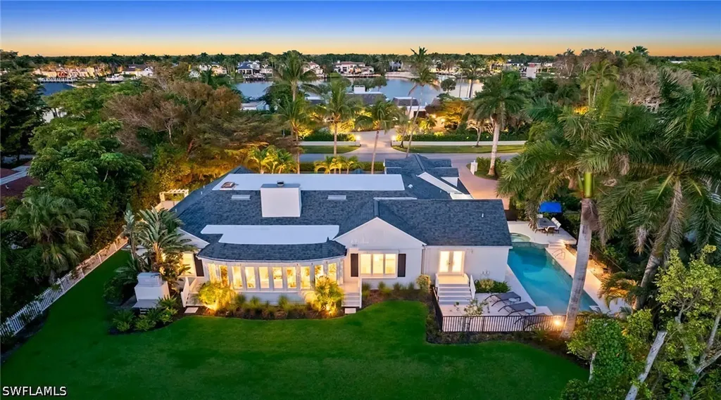 2700 Treasure Lane Naples FL 34102