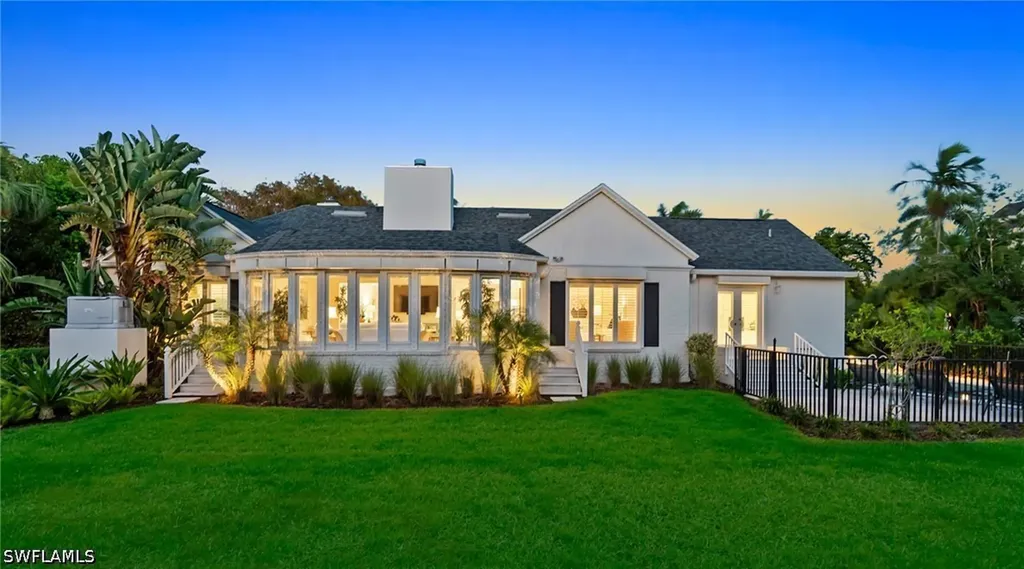 2700 Treasure Lane Naples FL 34102