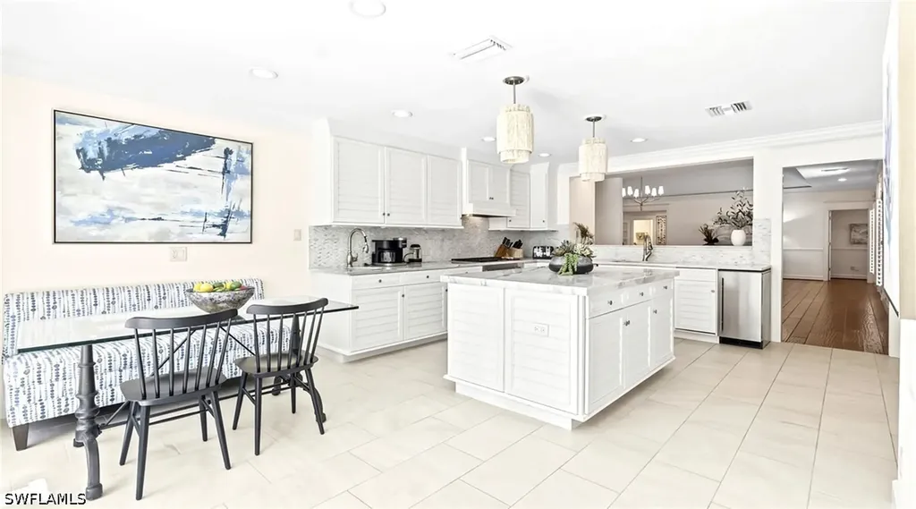 2700 Treasure Lane Naples FL 34102