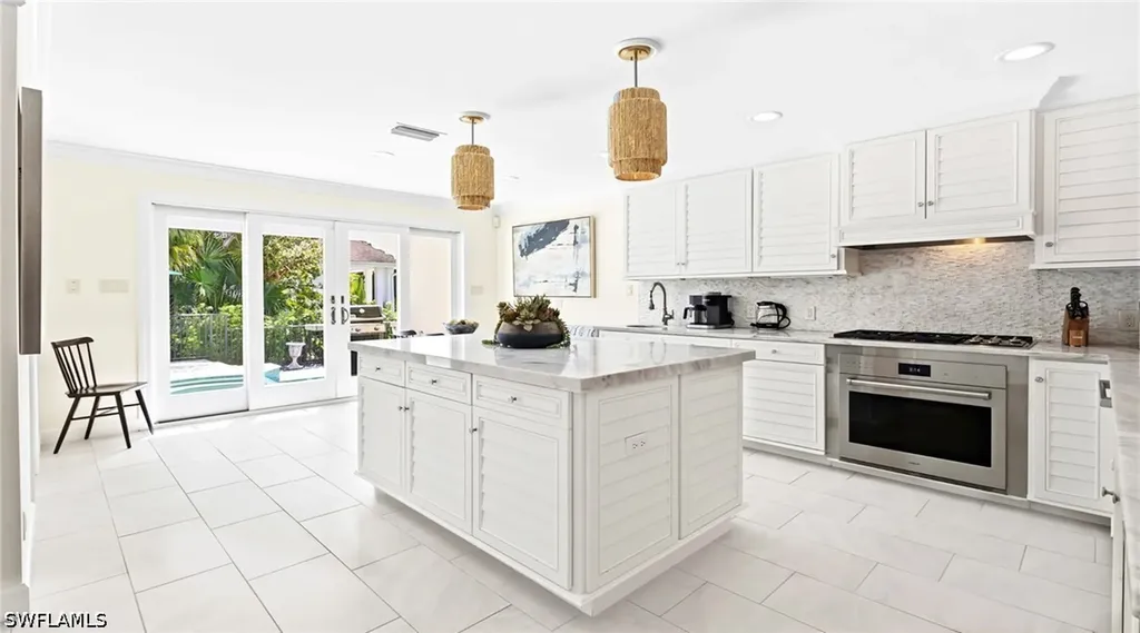 2700 Treasure Lane Naples FL 34102