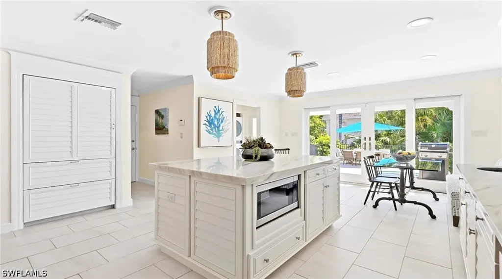 2700 Treasure Lane Naples FL 34102